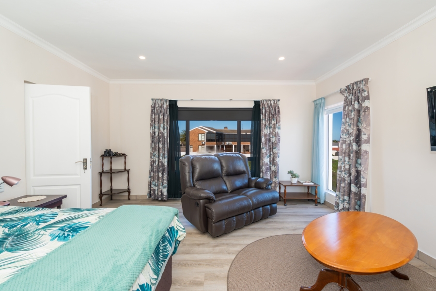 4 Bedroom Property for Sale in Myburgh Park Western Cape